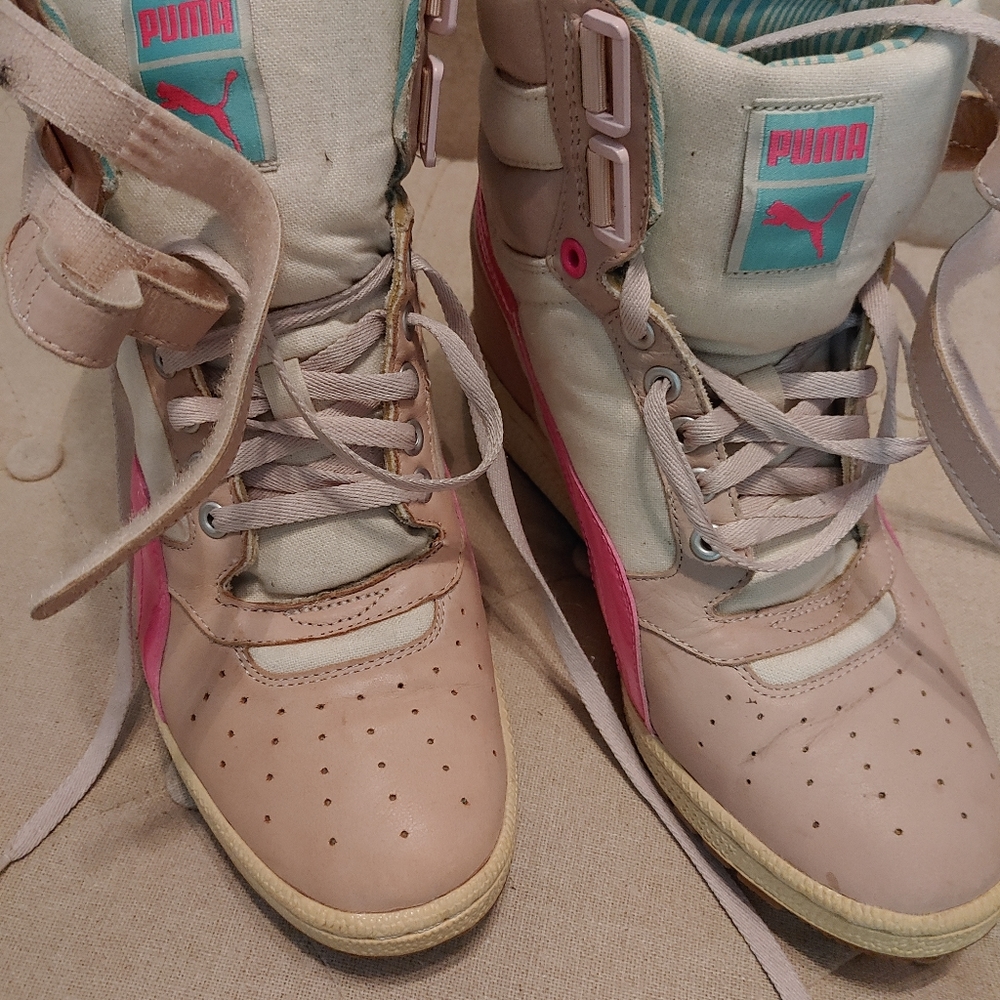 Sneakers